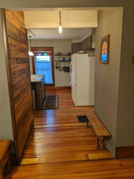 Large Bakery Apartment - Central Downtown Location Fredonia Exterior photo